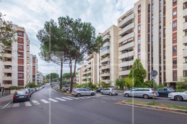 appartamento in vendita a Roma in zona EUR