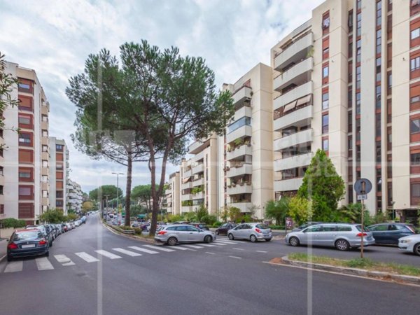 appartamento in vendita a Roma in zona EUR