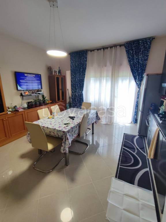 appartamento in vendita a Roma in zona Valle Muricana