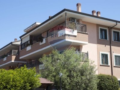 appartamento in vendita a Roma in zona Infernetto