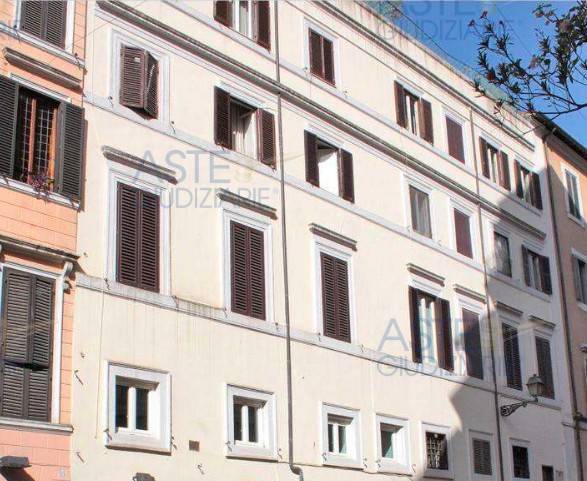appartamento in vendita a Roma in zona Parione/Sant'Eustachio