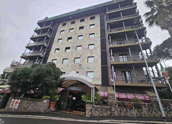 negozio in vendita a Roma in zona Nomentano