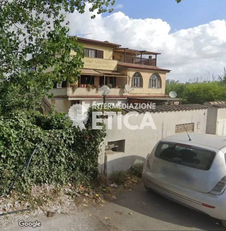 appartamento in vendita a Roma in zona Infernetto