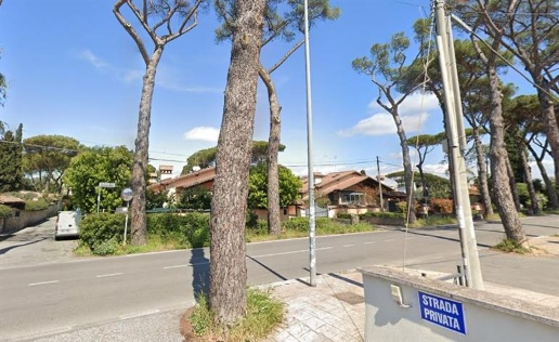 casa indipendente in vendita a Roma in zona Infernetto