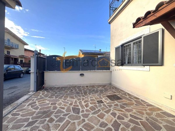 appartamento in vendita a Roma in zona Finocchio