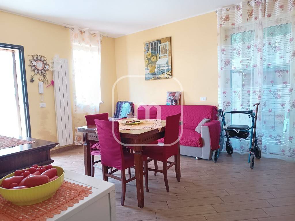 appartamento in vendita a Roma in zona Lunghezza