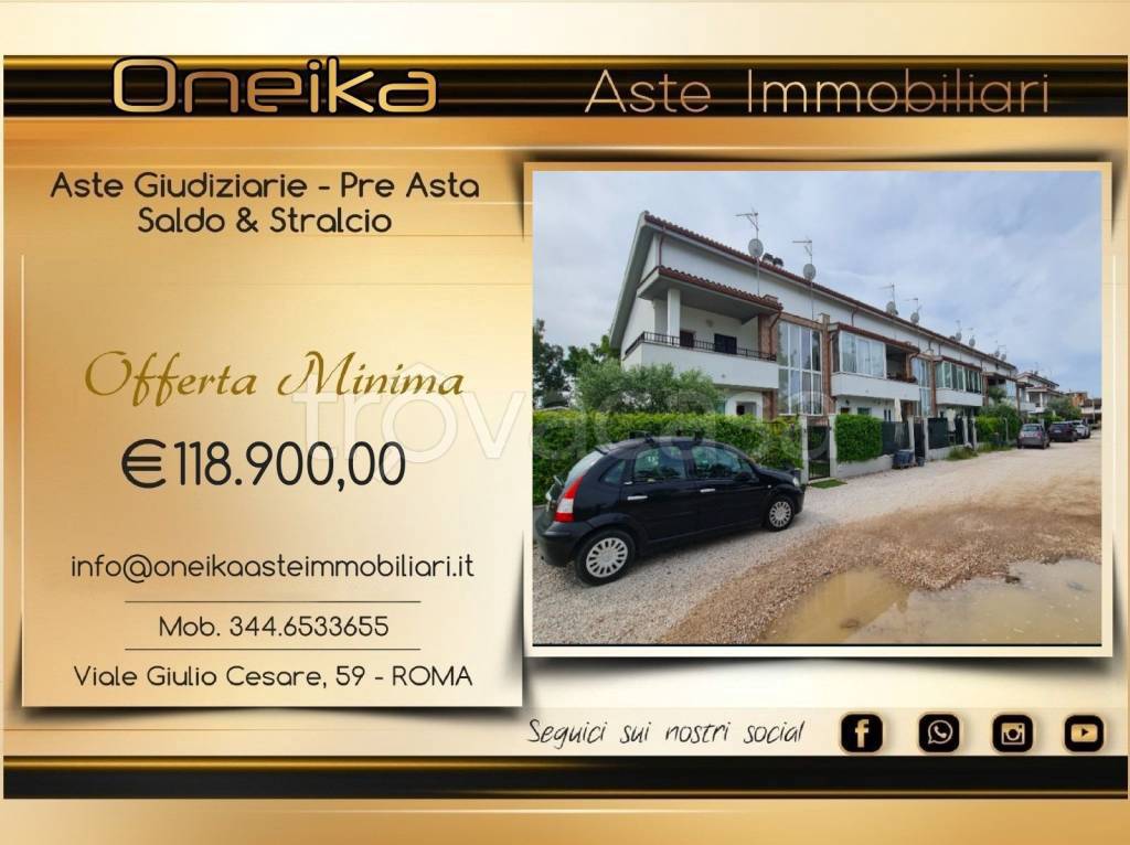 appartamento in vendita a Roma in zona Ostia Antica