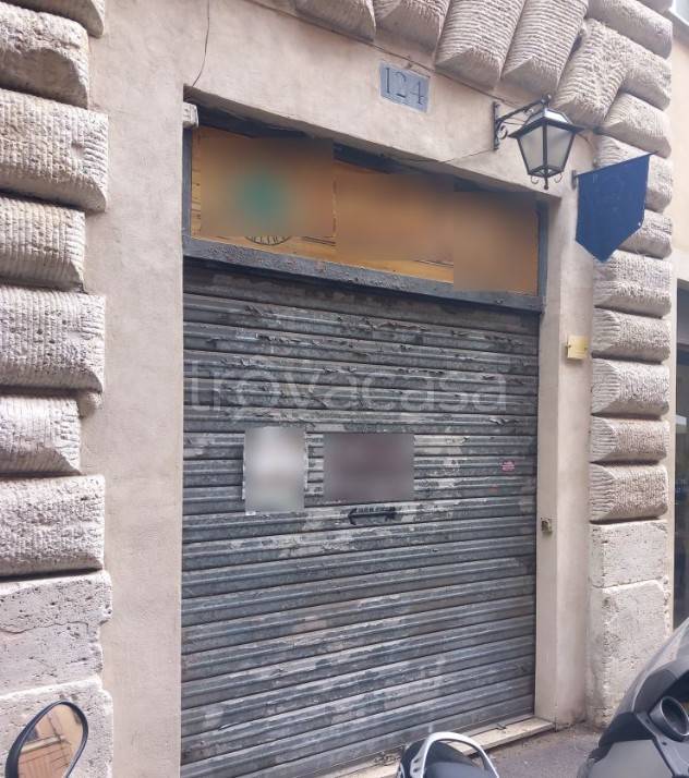 negozio in vendita a Roma in zona Rione di Ponte
