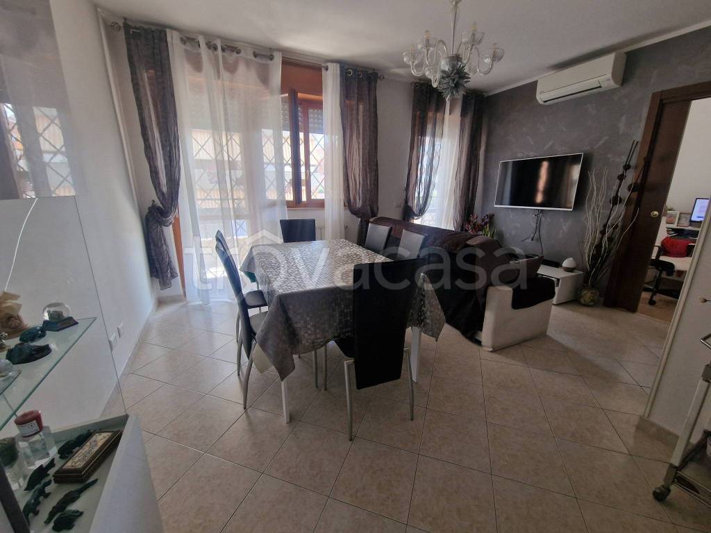 appartamento in vendita a Roma in zona Casalotti