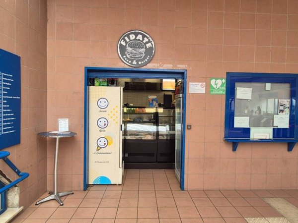 negozio in vendita a Roma in zona Acilia