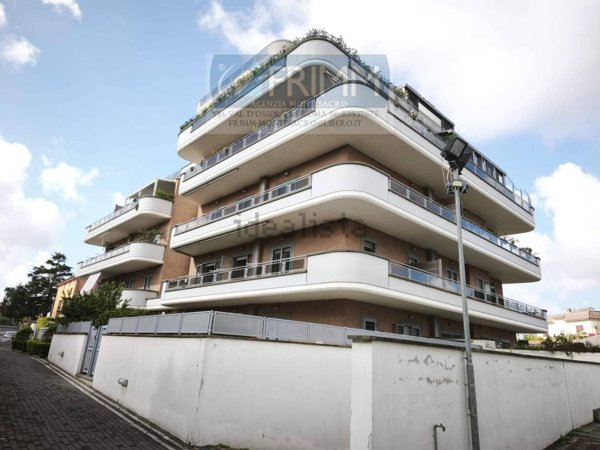 appartamento in vendita a Roma in zona Selva Candida