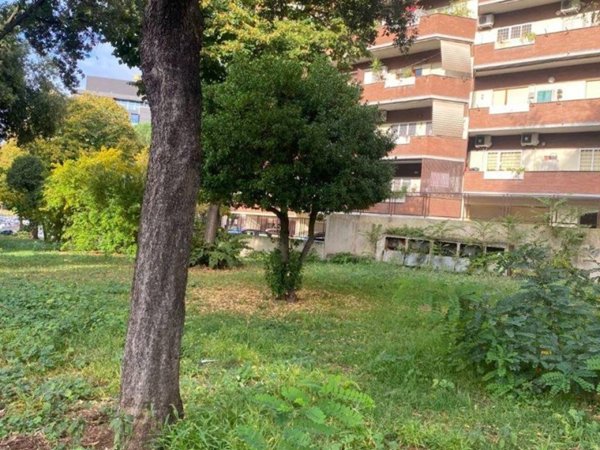 appartamento in vendita a Roma in zona EUR