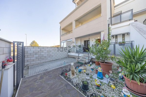 appartamento in vendita a Roma in zona Castelverde