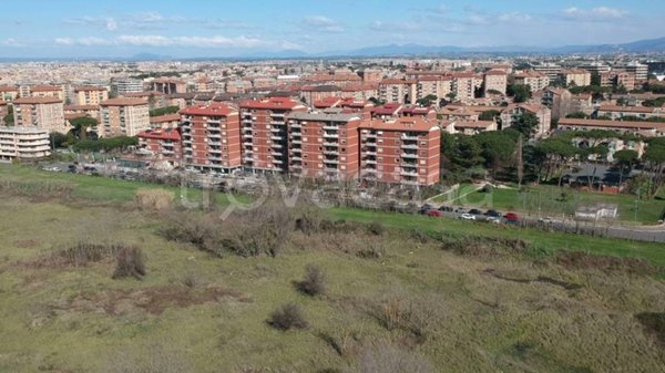 appartamento in vendita a Roma in zona Torre Spaccata