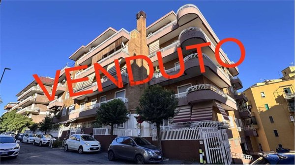 appartamento in vendita a Roma in zona Prenestino-Labicano