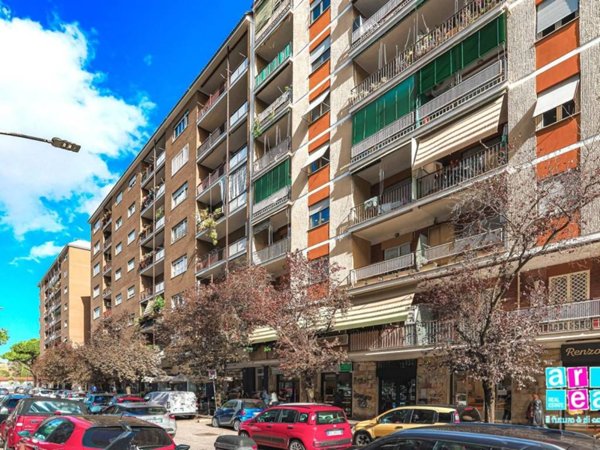 appartamento in vendita a Roma in zona Ostiense