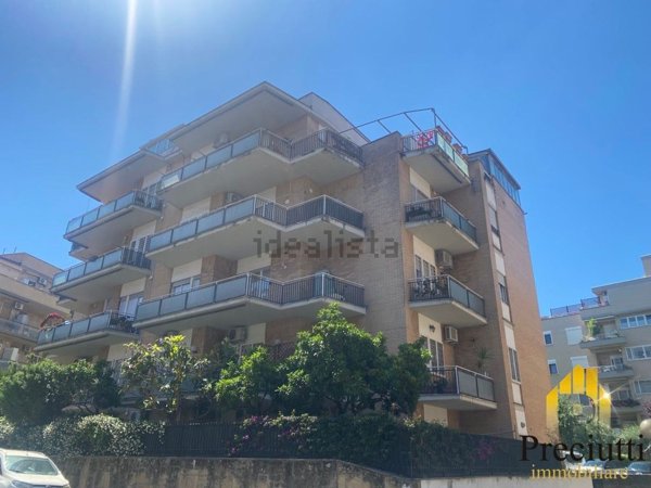 appartamento in vendita a Roma in zona Corviale