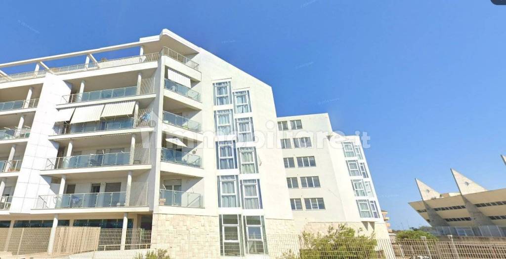 appartamento in vendita a Roma in zona Ostia