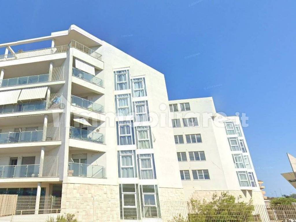 appartamento in vendita a Roma in zona Ostia