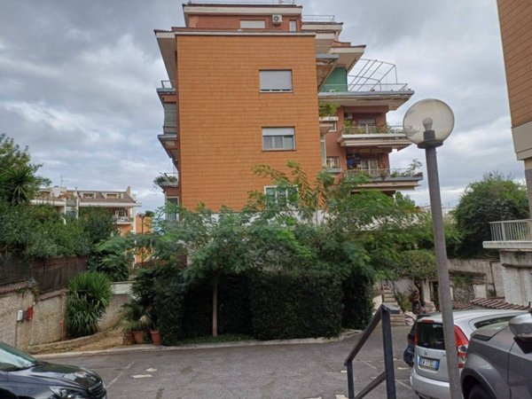 appartamento in vendita a Roma in zona Grottarossa