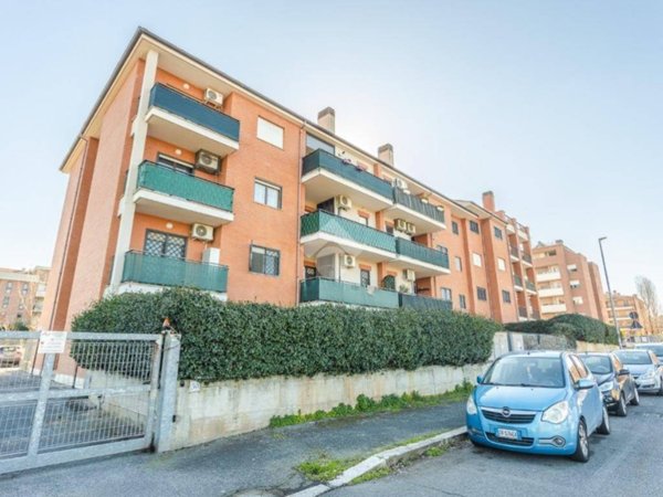 appartamento in vendita a Roma in zona Castelverde