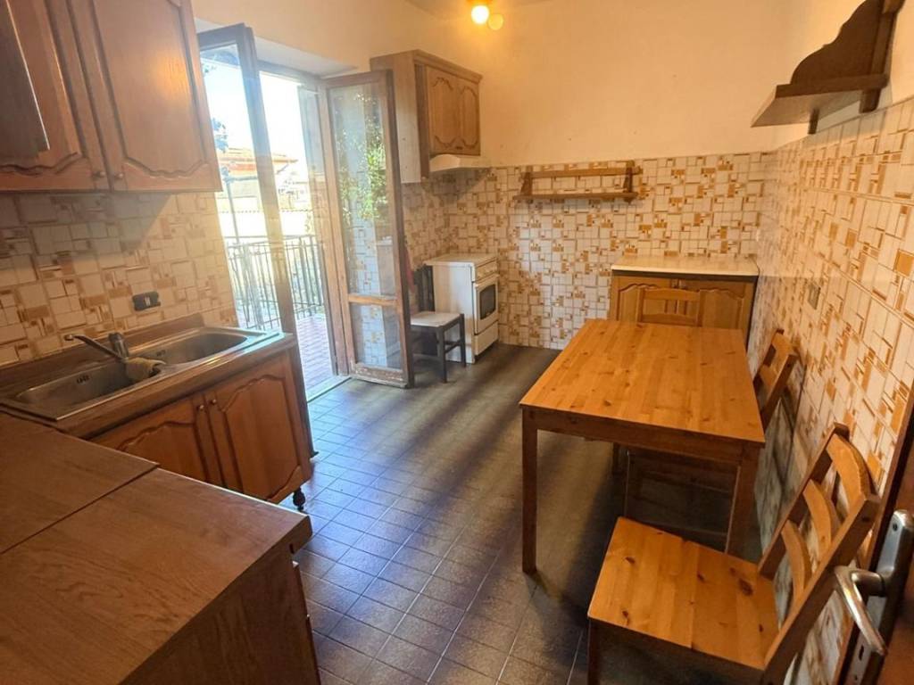 appartamento in vendita a Roma in zona Valle Muricana