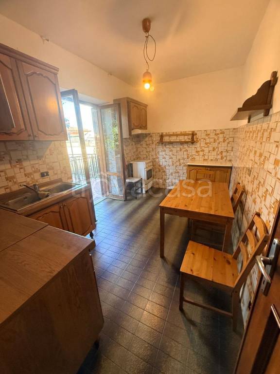 appartamento in vendita a Roma in zona Valle Muricana