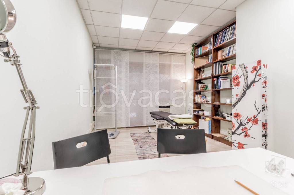 appartamento in vendita a Roma in zona Ardeatino