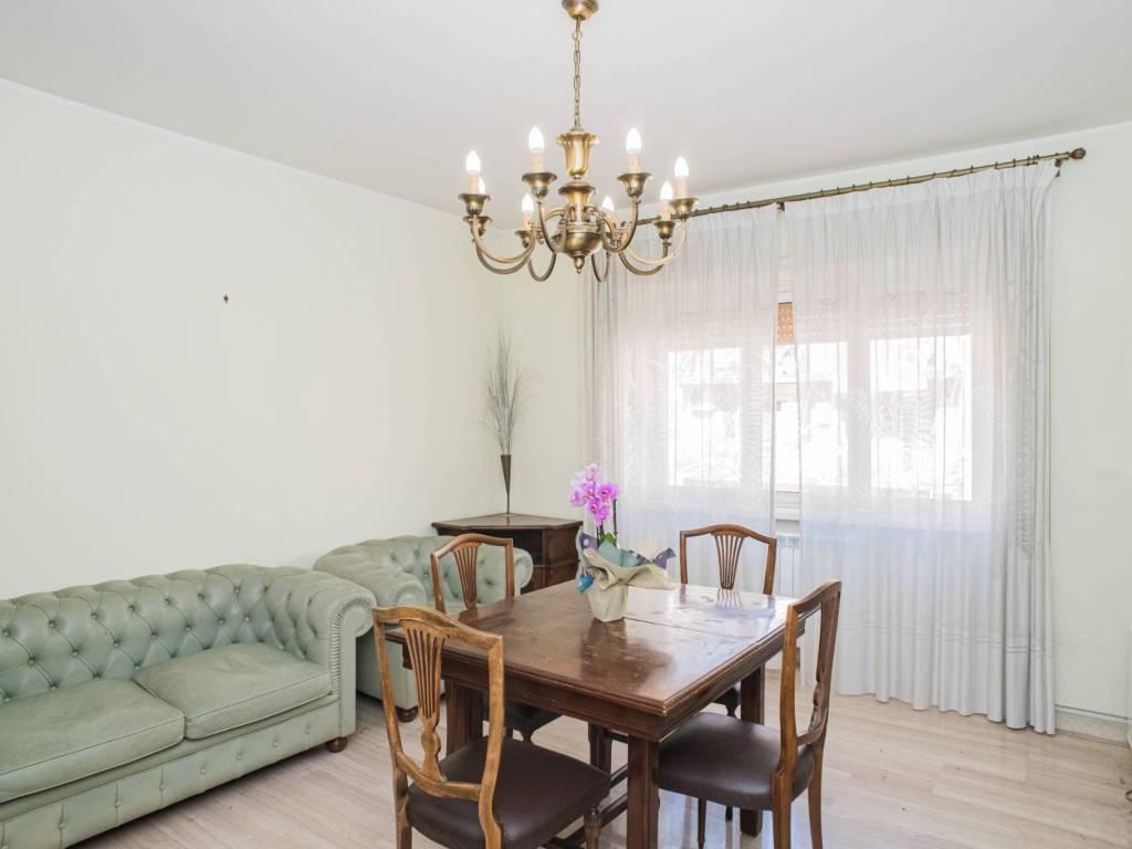 appartamento in vendita a Roma in zona Ostiense