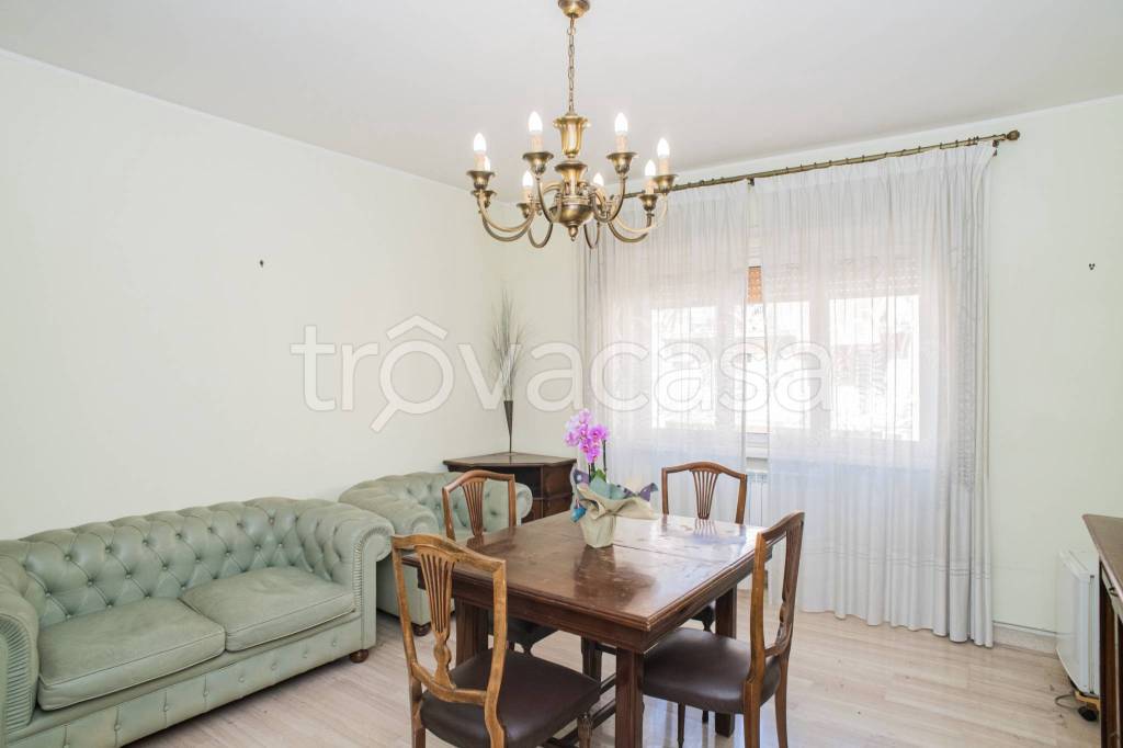 appartamento in vendita a Roma in zona Ostiense