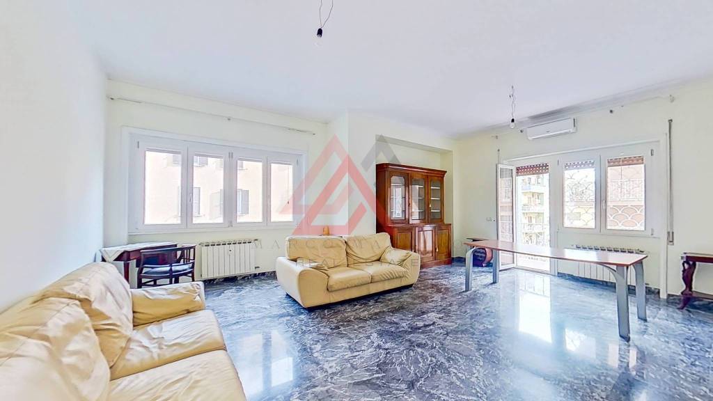 appartamento in vendita a Roma in zona Appio Latino