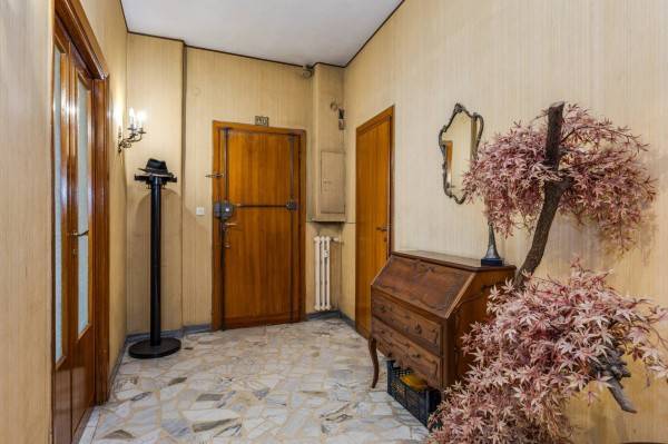 appartamento in vendita a Roma in zona Appio Latino