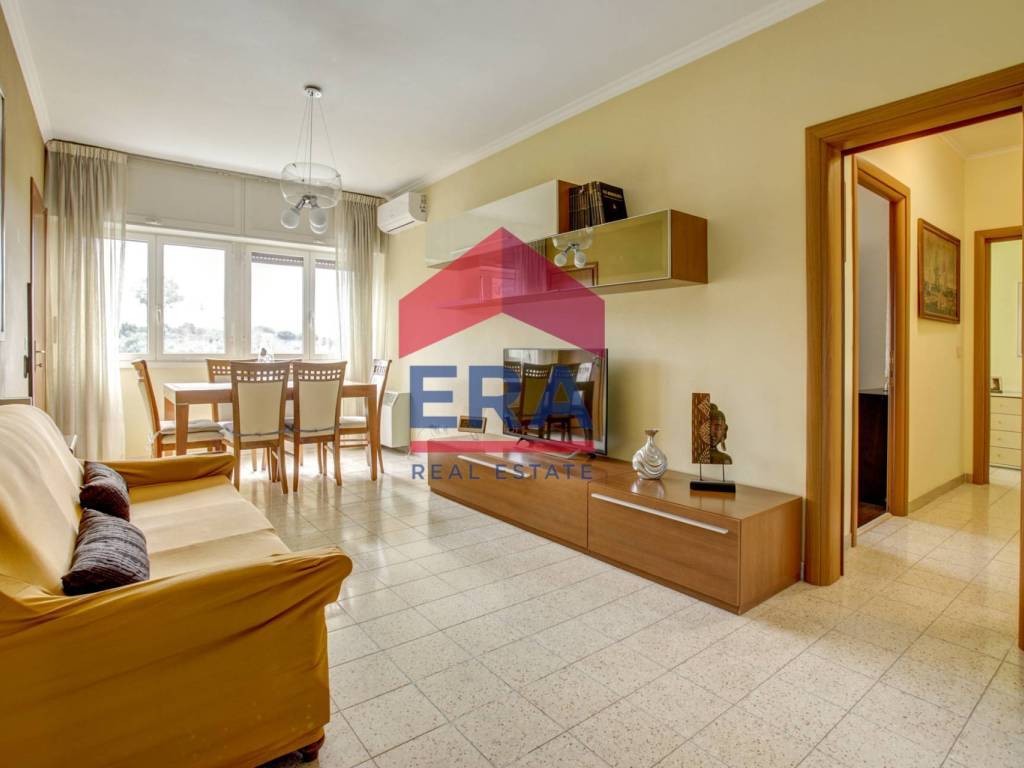 appartamento in vendita a Roma in zona EUR