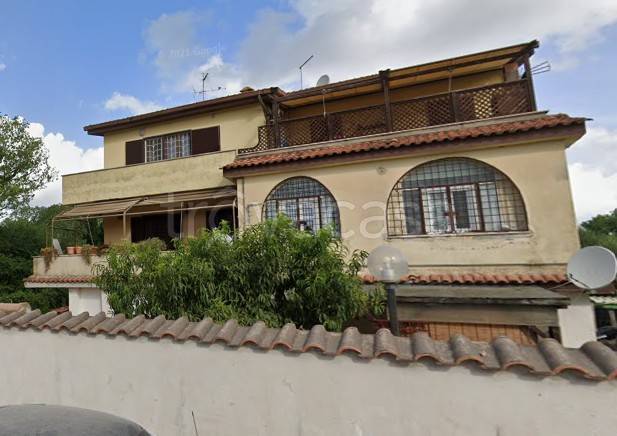 casa indipendente in vendita a Roma in zona Axa