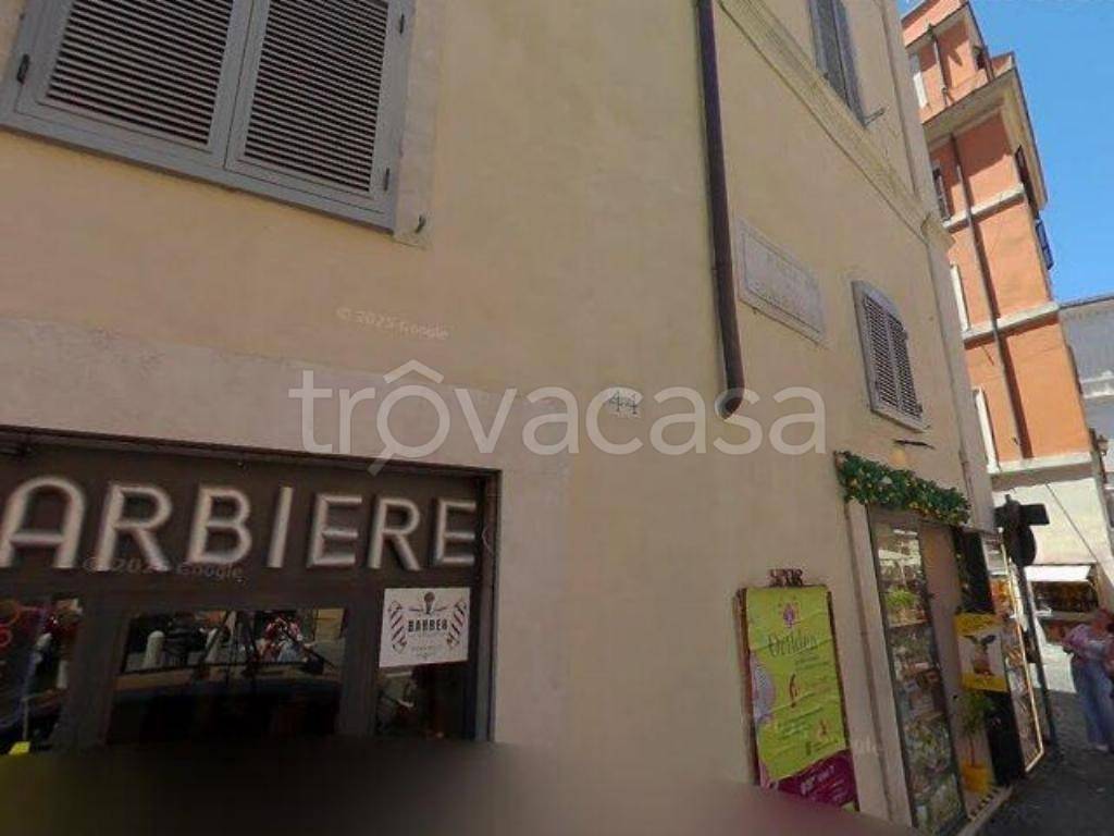 appartamento in vendita a Roma in zona Rione Regola