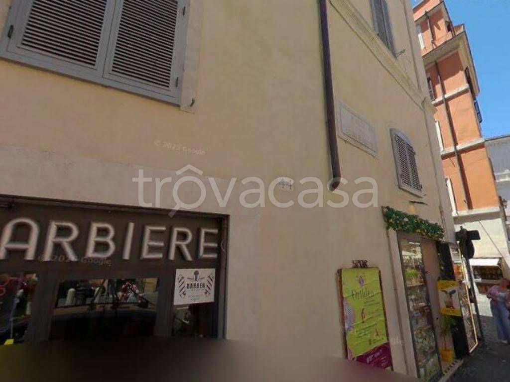 appartamento in vendita a Roma in zona Rione Regola