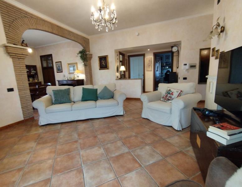 appartamento in vendita a Roma in zona Acilia