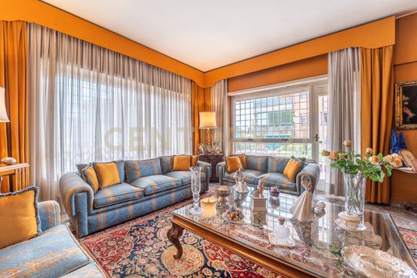 appartamento in vendita a Roma in zona Tor di Quinto