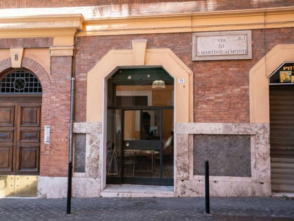 negozio in vendita a Roma in zona Lunghezza