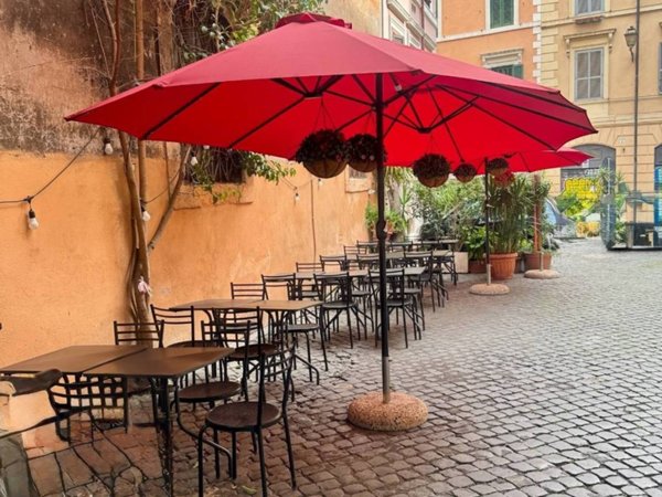 negozio in vendita a Roma in zona Trastevere