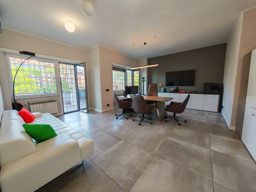 appartamento in vendita a Roma in zona Ardeatino