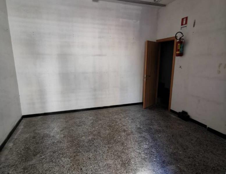 locale commerciale in vendita a Roma in zona Trieste