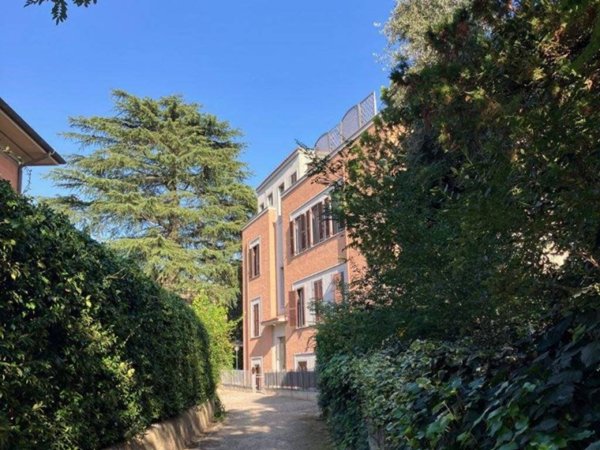 appartamento in vendita a Roma in zona Appio Claudio