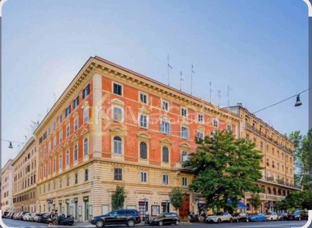 negozio in vendita a Roma in zona Rione Prati