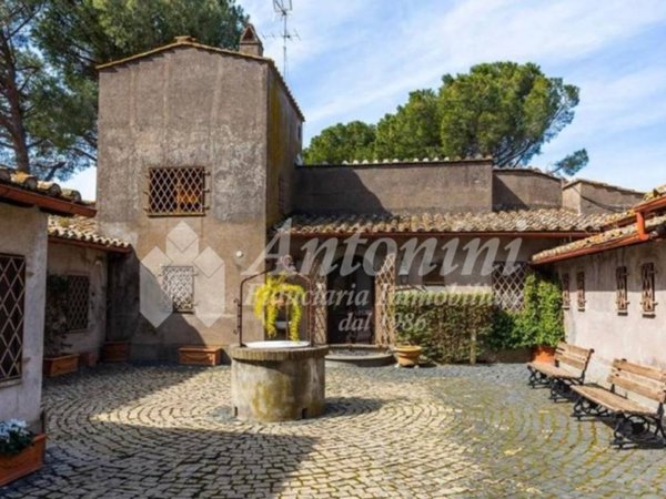 casa indipendente in vendita a Roma in zona Salario