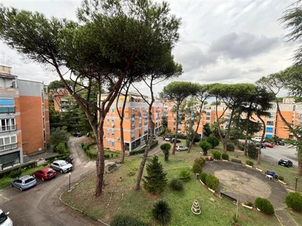appartamento in vendita a Roma in zona Tomba di Nerone