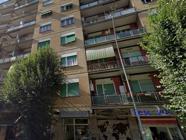 negozio in vendita a Roma in zona Tiburtino