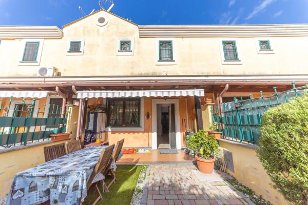 appartamento in vendita a Roma in zona Giardini di Corcolle