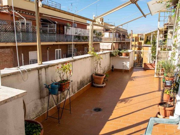 appartamento in vendita a Roma in zona Appio Latino