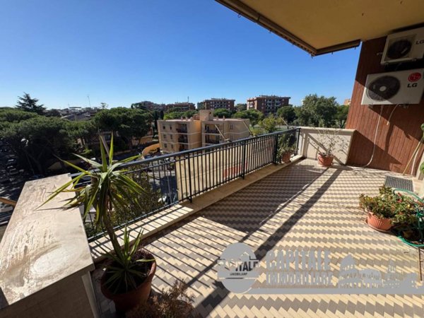 appartamento in vendita a Roma in zona Torrino